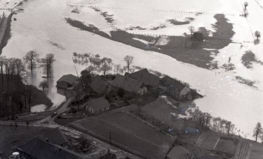 ARH NL Koberg 4359, Hochwasser an einer Hofstelle, Lohnde, 1960