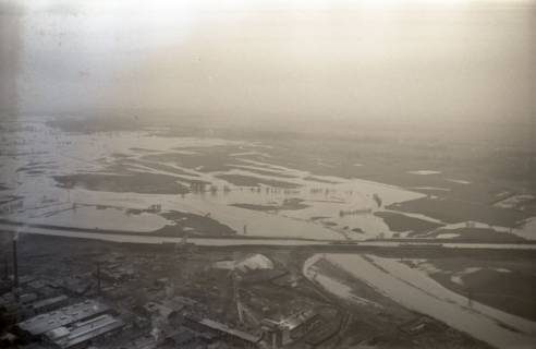 ARH NL Koberg 4428, Hochwasser der Leine an der Kanalkreuzung, Seelze/Lohnde, 1960