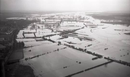 ARH NL Koberg 4444, Hochwasser der Leine, zwischen Schloss Ricklingen und Bordenau, 1960