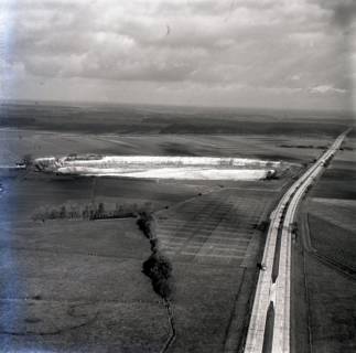 ARH NL Koberg 4768, Autobahn 2 nordwestlich der Abfahrt Wunstorf-Kolenfeld, Mergelgrube Kolenfeld, 1958