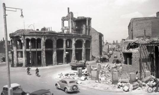 ARH NL Koberg 4918, Zerstörte Geschäfte in der Innenstadt, Hannover, zwischen 1947/1948