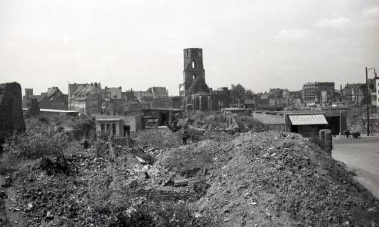 ARH NL Koberg 4920, Zerstörte Gebäude und Kreuzkirche, Hannover, zwischen 1947/1948