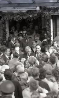 ARH NL Koberg 4936, Albert Schweitzer beim Besuch der Albert-Schweitzer-Schule, Linden, 1959