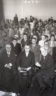 ARH NL Koberg 4941, Albert Schweitzer beim Besuch der Albert-Schweitzer-Schule, Linden, 1959