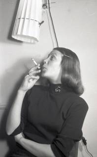 ARH NL Koberg 5365, Die Ehefrau Heimar Fischer-Gaadens, 1950