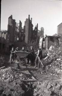 ARH NL Koberg 547, Trümmerbeseitigung in der Odeonstraße, Hannover, 1946