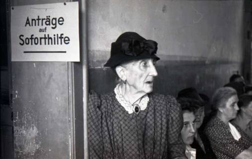 ARH NL Koberg 555, Erste Dienststelle der Stadt Hannover für Soforthilfe am Lindener Markt, Hannover, wohl 1948