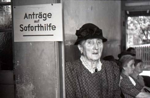 ARH NL Koberg 556, Erste Dienststelle der Stadt Hannover für Soforthilfe am Lindener Markt, Hannover, wohl 1948