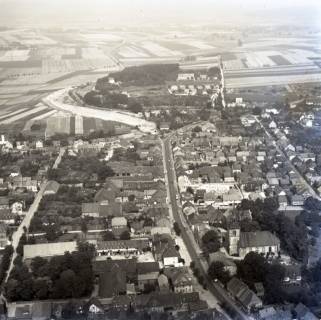 ARH NL Koberg 5964, Elze mit Straßenbaustelle, 1958