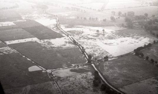 ARH NL Koberg 6013, Felder bei Hochwasser, Langenhagen, 1958