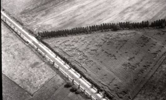 ARH NL Koberg 6018, Luftbild einer Straße, 1958