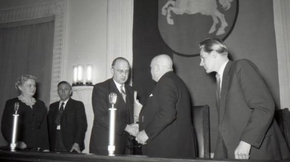ARH NL Koberg 6331, Landtagssitzung in der Stadthalle, Hannover, 1952