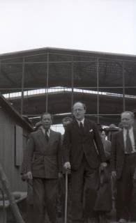 ARH NL Koberg 6698, Vorbesichtigung des heutigen Messegeländes, Hannover, 1947