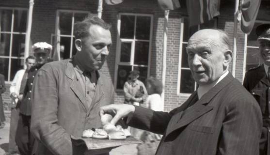 ARH NL Koberg 6704, Vorbesichtigung des heutigen Messegeländes, Hannover, 1947