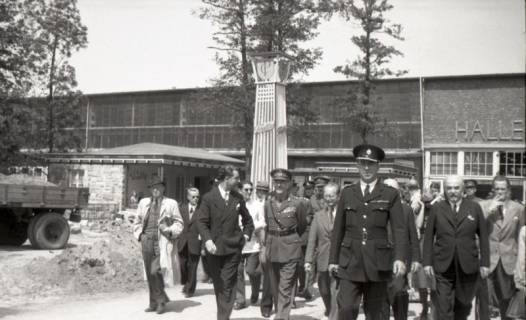 ARH NL Koberg 6723, Vorbesichtigung des heutigen Messegeländes, Hannover, 1947