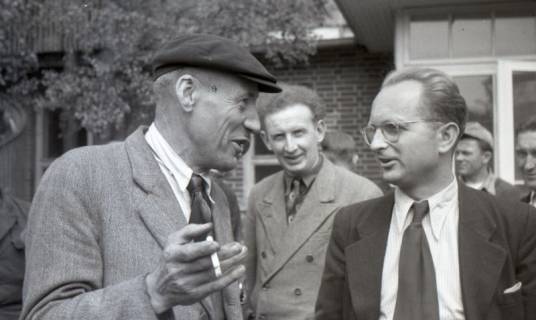 ARH NL Koberg 6729, Aufsichtsratvorsitzender Alfred Kubel beendet den Messestreik, Hannover, 1948