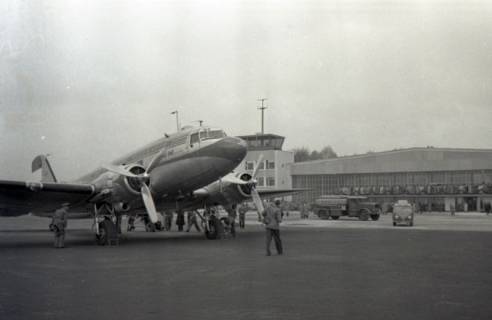 ARH NL Koberg 6762, Bau und Einweihung des Flughafen Langenhagen, Hannover, 1952