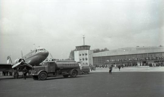 ARH NL Koberg 6767, Bau und Einweihung des Flughafen Langenhagen, Hannover, 1952