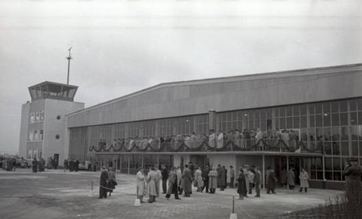 ARH NL Koberg 6770, Bau und Einweihung des Flughafen Langenhagen, Hannover, 1952