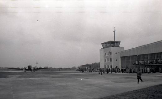 ARH NL Koberg 6771, Bau und Einweihung des Flughafen Langenhagen, Hannover, 1952