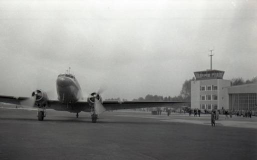 ARH NL Koberg 6772, Bau und Einweihung des Flughafen Langenhagen, Hannover, 1952