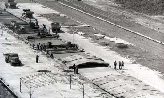 ARH NL Koberg 6787, Bau und Einweihung des Flughafen Langenhagen, Hannover, 1952