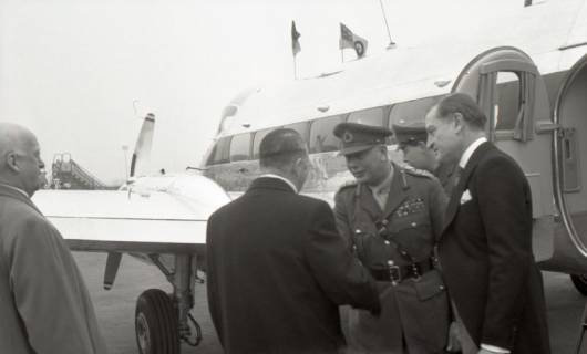 ARH NL Koberg 7068, Ankunft auf dem Flughafen Langenhagen, Hannover, 1953