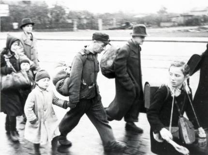 ARH NL Koberg 7089, Flüchtlingsstrecke nach Empelde, Hannover, 1946