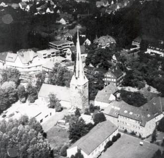 ARH NL Koberg 7111, Ortskern Burgwedel mit Kirche, 1976