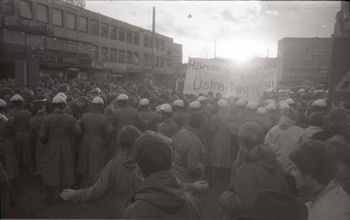 ARH NL Koberg 753, "Roter Punkt" Demonstration gegen Fahrpreiserhöhung der ÜSTRA, Hannover, 1970