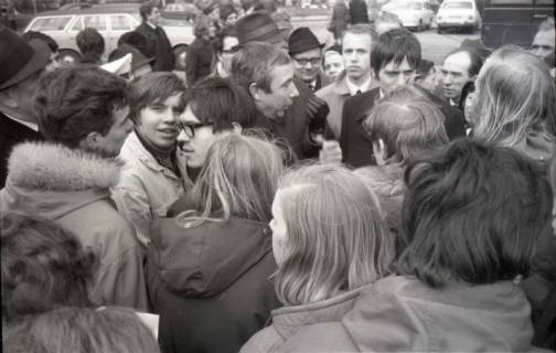 ARH NL Koberg 766, "Roter Punkt" Demonstration gegen Fahrpreiserhöhung der ÜSTRA, Hannover, 1970