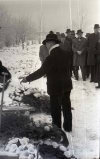 ARH NL Koberg 828, Rituelle Beisetzung eines Zimmermannes, 1964