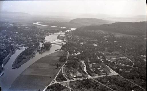 ARH NL Koberg 8646, Hameln, Weser, Hafenmündung und Eisenbahnbrücke , 1957