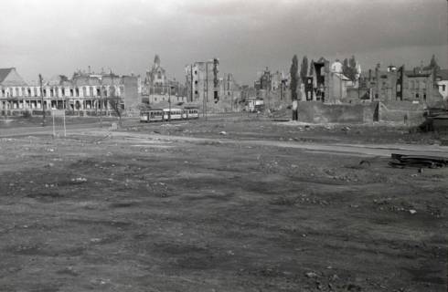 ARH NL Koberg 877, Von Trümmern geräumtes Feld an der Hildesheimer Straße, Hannover, um 1950