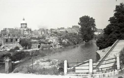 ARH NL Koberg 8870, Trümmer am Hohen Ufer, Blick auf die Leineinsel "Klein-Venedig", Hannover, 1947