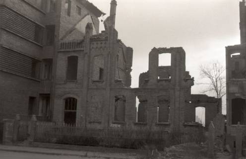 ARH NL Koberg 9231, Zerstörte Gebäude und Trümmer, Hannover, 1947