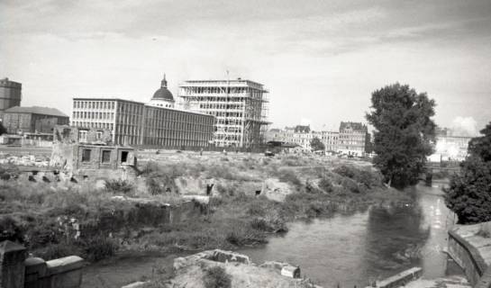 ARH NL Koberg 9309, Gebäude des Nds. Ministerium für Wissenschaft u. Kultur im Bau, dahinter Basilika St. Clemens, Hannover, 1952