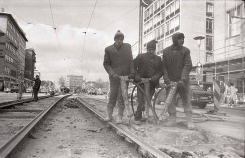 ARH NL Koberg 933, Straßenbahngleisarbeiten in der Georgstraße, Hannover, 1971