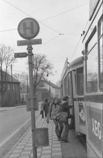 ARH NL Koberg 941, Straßenbahnhaltestelle mit Straßenbahn, Gleidingen, 1974