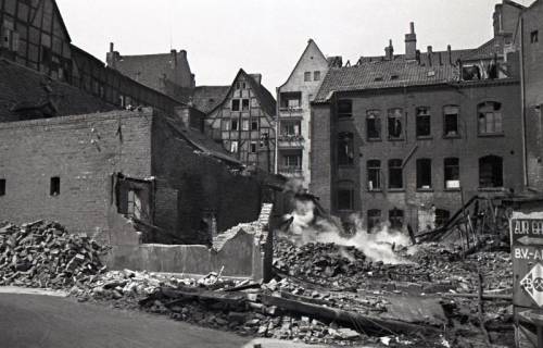 ARH NL Koberg 9418, Zerstörte Häuser, Hannover, 1943