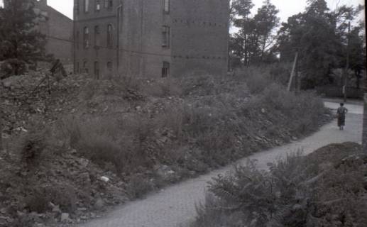 ARH NL Koberg 9508, Trümmer und zerstörte Häuser in der Südstadt, Hannover, 1946