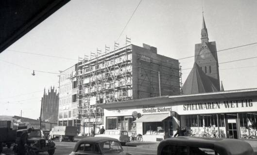 ARH NL Koberg 9673, Blick über Ladengeschäfte in der Karmaschstraße zur Marktkirche, Hannover, 1953