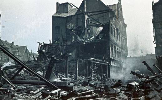ARH NL Koberg 9683, Zerstörte Häuser in der Altstadt, Hannover, 1943