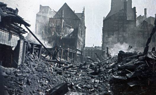 ARH NL Koberg 9709, Zerstörte Ladengeschäfte, Hannover, 1943