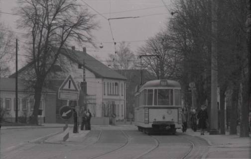 ARH NL Koberg 975, Straßenbahnhaltestelle mit Straßenbahn, Gleidingen, 1974