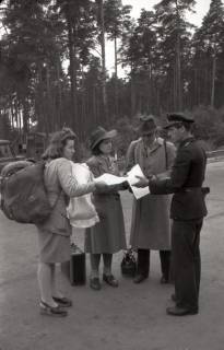 ARH NL Koberg 9815, Papierkontrolle, Grenzübergang Helmstedt/Marienborn, 1946