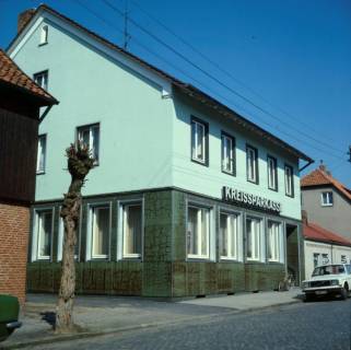 ARH NL Machinowski 129, Blick auf die Kreissparkasse (Südstraße 4 A), Pattensen, 1979