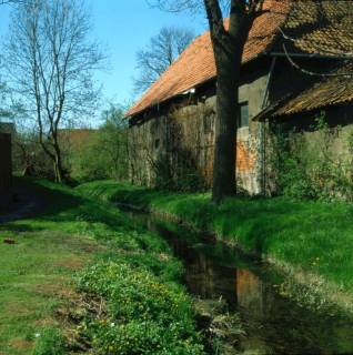 ARH NL Machinowski 155, Scheune an einem Bach, Jeinsen, 1981