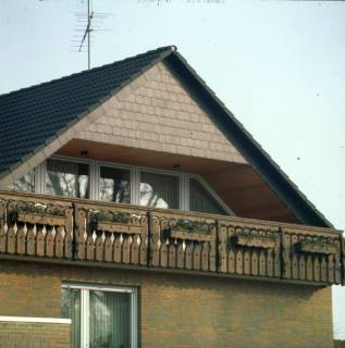 ARH NL Machinowski 216, Balkon eines Wohnhauses, Leveste, 1981