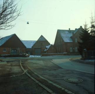 ARH NL Machinowski 235, Blick auf einen Hof, Leveste, 1981
